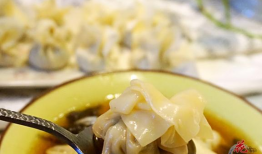 馄饨怎么包视频,轻松学会传统美食制作技巧